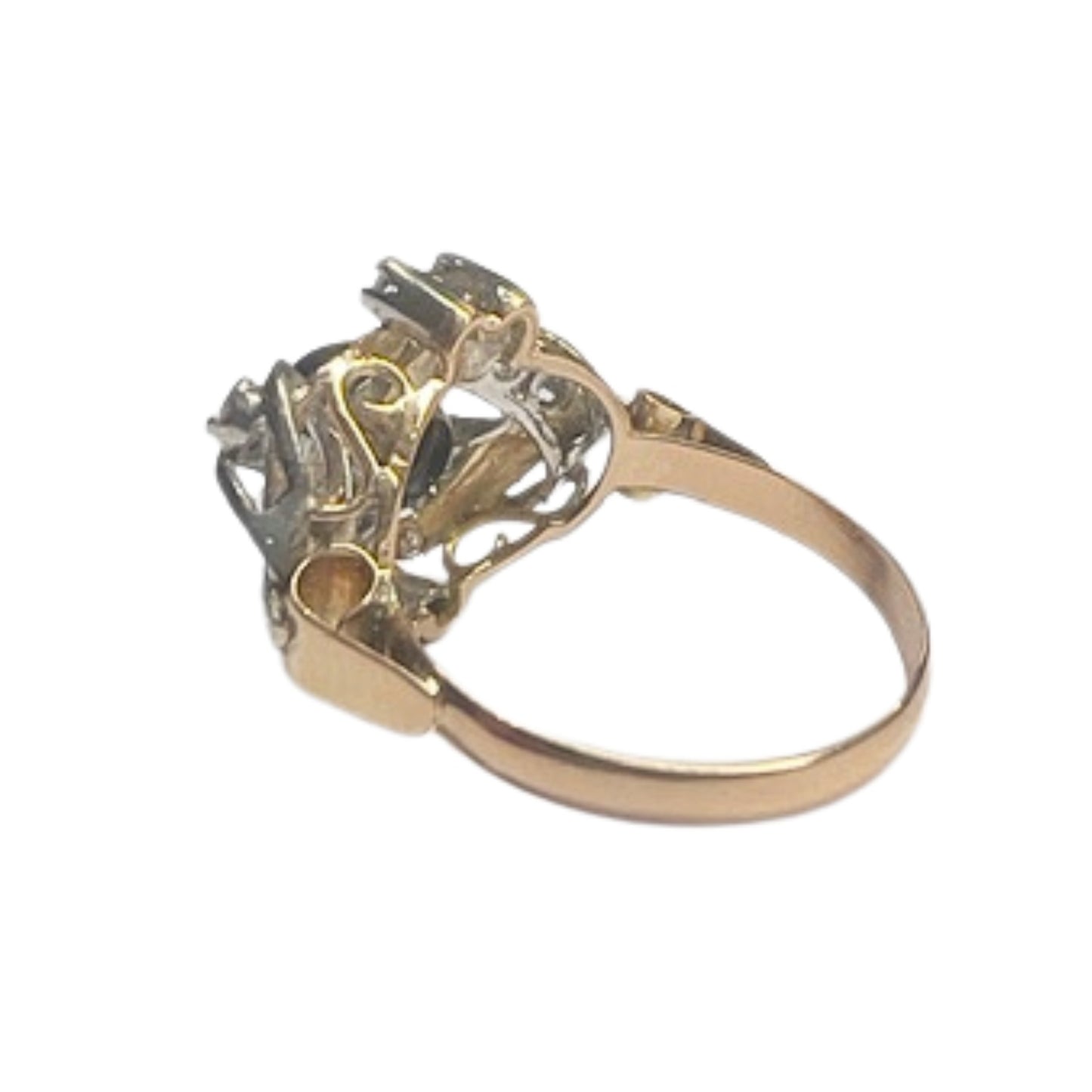 SORTIJA DISEÑO ART DECO ÉPOCA 1930 de ORO 18 kts y PLATINO con DIAMANTES y ZAFIRO SINTETICO