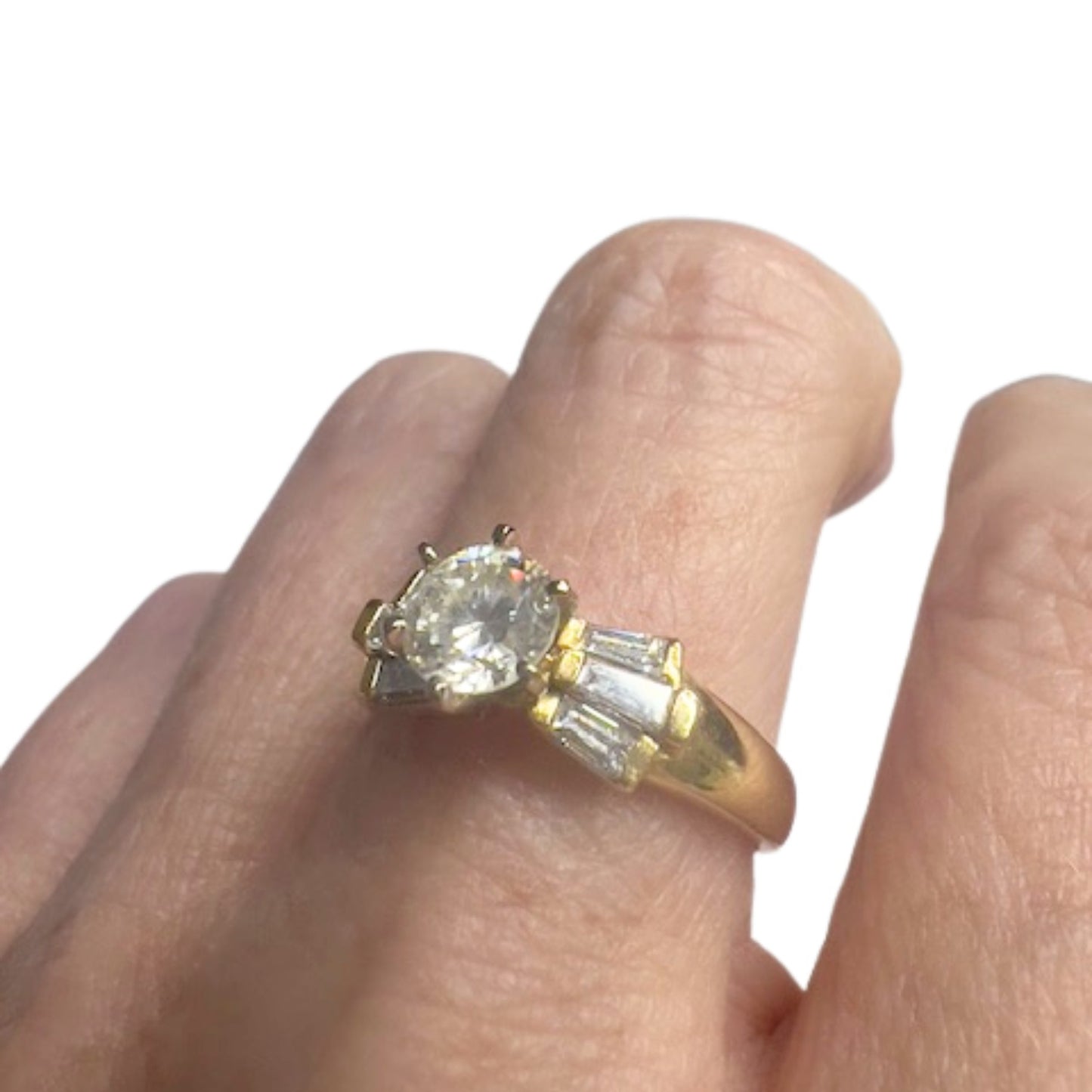 SORTIJA DISEÑO CONTEMPORANEO SIGLO XX de ORO 18 kts con DIAMANTES - con certificado de autenticidad