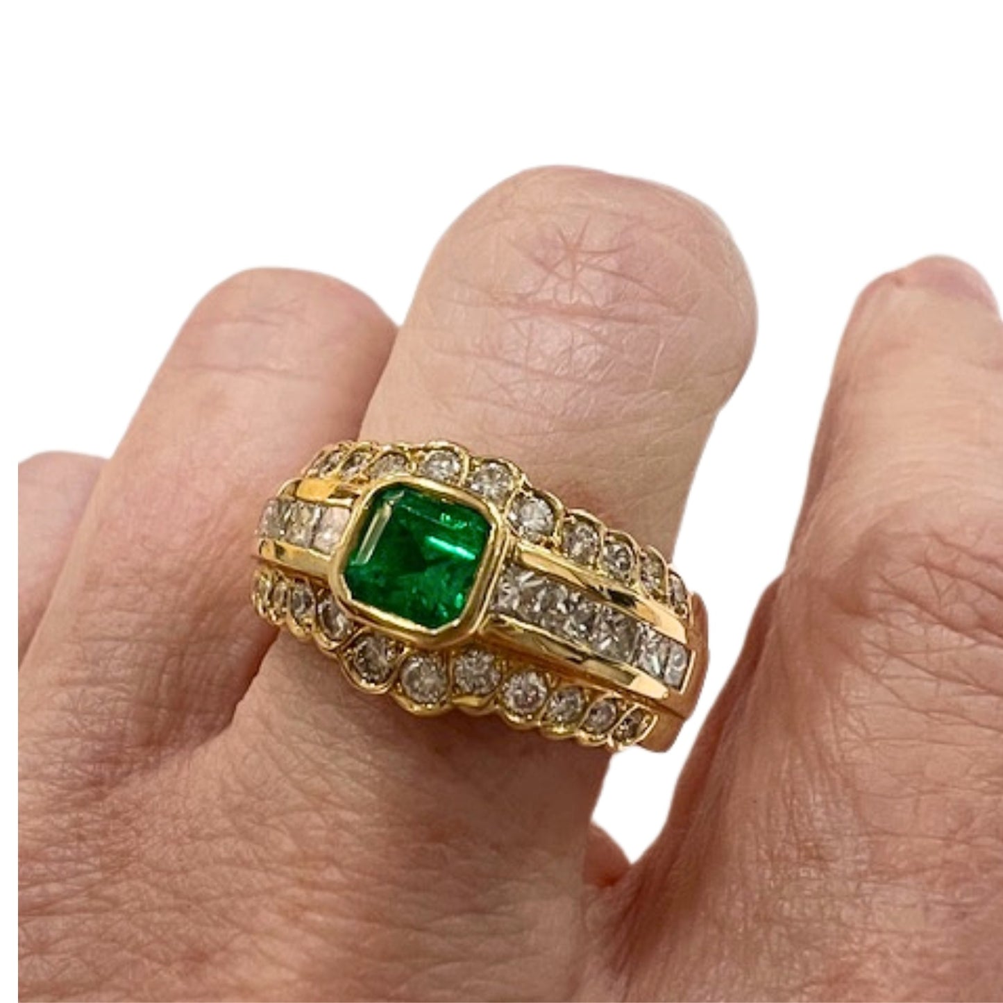 SORTIJA DISEÑO CONTEMPORÁNEO de ORO 18 kts con DIAMANTES y ESMERALDA