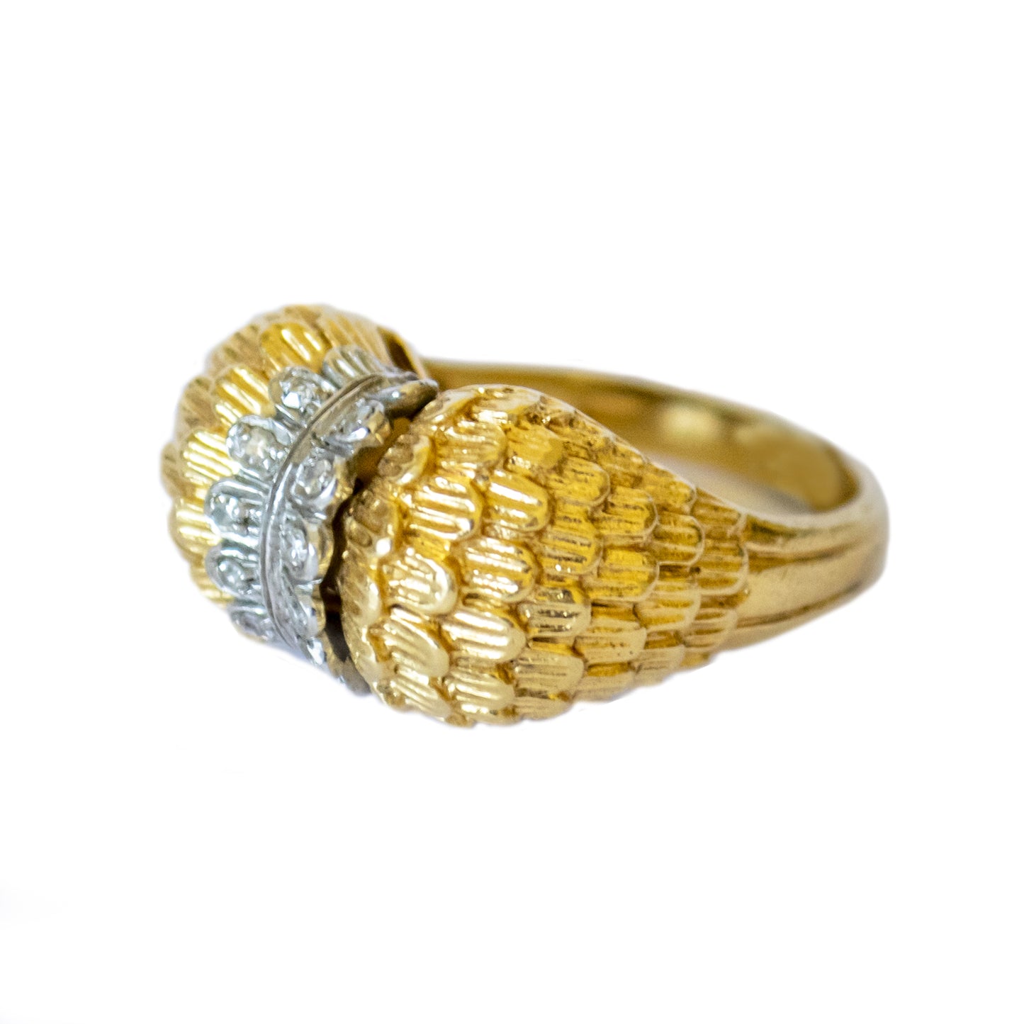 SORTIJA DISEÑO RETRO ÉPOCA 1940 de ORO 18 kts con DIAMANTES