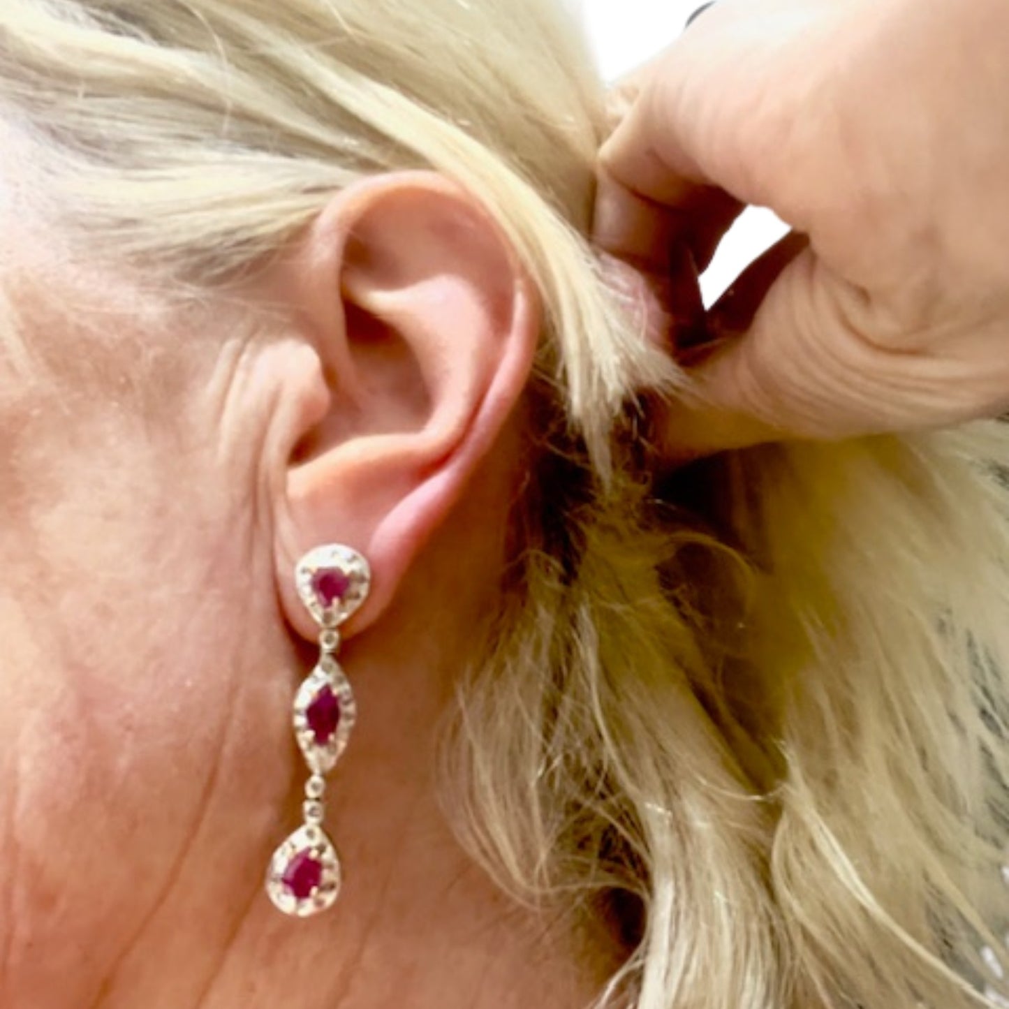 PENDIENTES ESTILO ART DECO ÉPOCA 1940 de PLATA 925 y ORO 18 kts con DIAMANTES y RUBIES