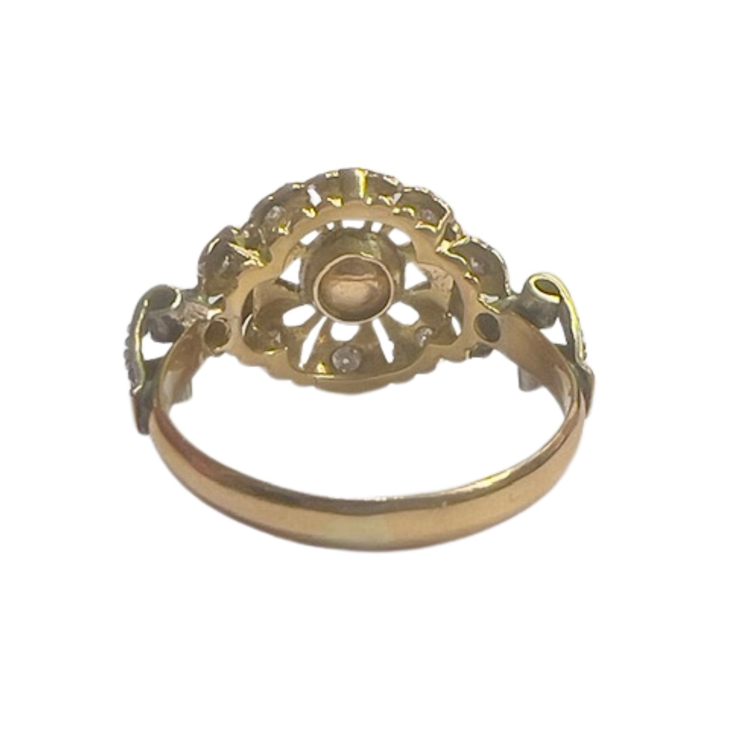SORTIJA ART DECO ÉPOCA 1930 de ORO 18 kts y PLATINO con DIAMANTES y CABULLON RUBI