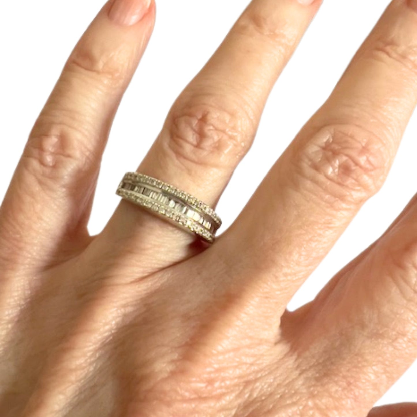 SORTIJA ESTILO CONTEMPORÁNEO SIGLO XX de ORO 18 kts con DIAMANTES 0.48 CT