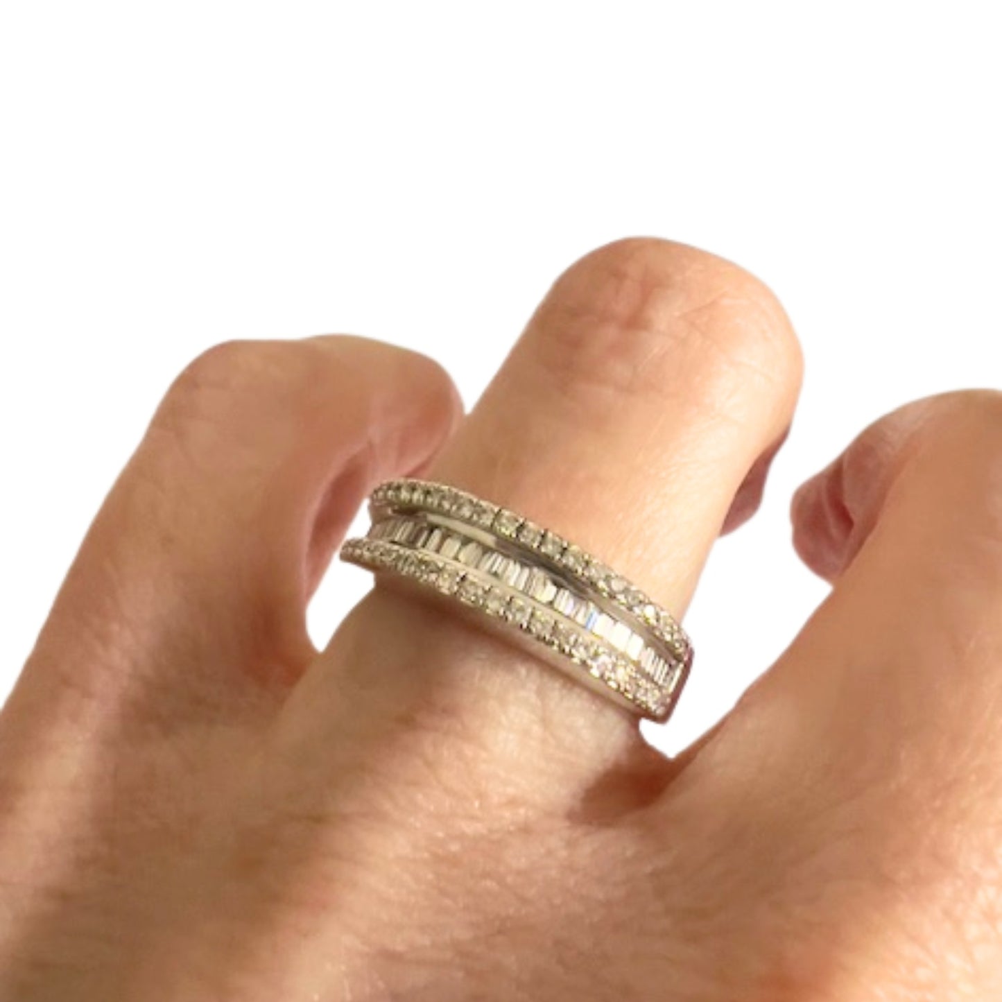 SORTIJA ESTILO CONTEMPORÁNEO SIGLO XX de ORO 18 kts con DIAMANTES 0.48 CT