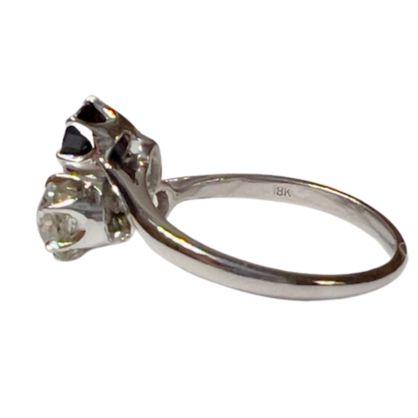 SORTIJA ESTILO ART DECO ÉPOCA 1935 de ORO 18 kts con DIAMANTES 1.22 ct y ZAFIRO 0.60 ct