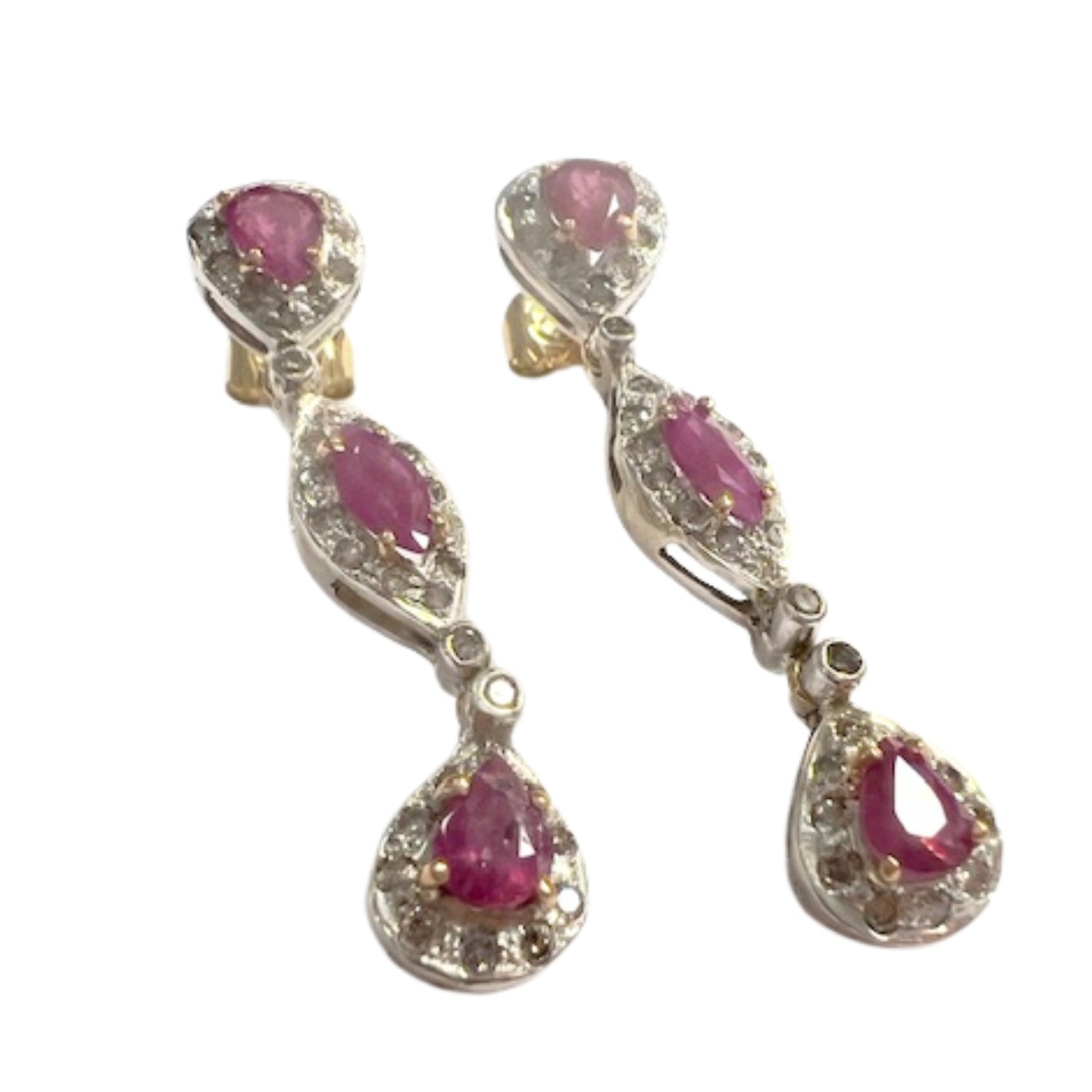 PENDIENTES ESTILO ART DECO  ÉPOCA 1940 de PLATA 925 y ORO 18 kts con DIAMANTES y RUBIES