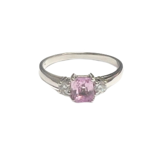 SORTIJA DISEÑO CONTEMPORÁNEO SIGLO XXI de ORO BLANCO 18 kts con DIAMANTES y ZAFIRO FANTASIA ROSA