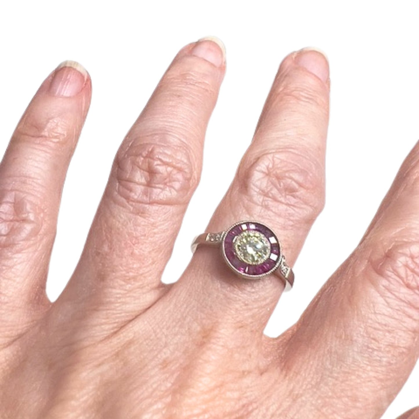 SORTIJA ESTILO ART DECO de ORO 18 kts con RUBI y DIAMANTES